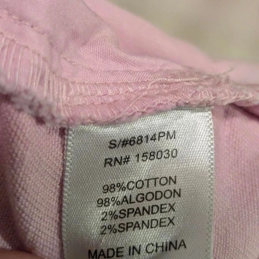 Love Tree Women' Pink‎ Distressed Shorts Size Small - Picture 6 of 7